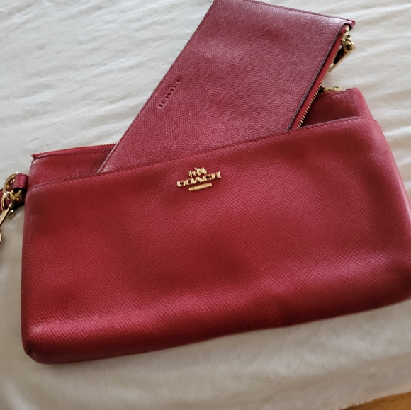 Coach wristlet - Picture 4 of 5
